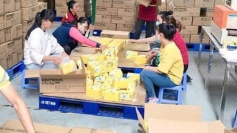 Gấp , Gấp , cần tuyển thêm 2 nhân viên phụ kho
