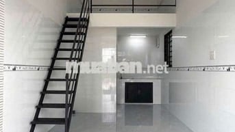 CHO THUÊ PHÒNG TRỌ MẶT TIỀN ĐỐI DIỆN BV HOÀN MỸ DTSD 40M2 GIÁ 2.8TR
