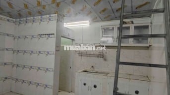 Phòng 1 trệt 1 lầu gần Đại Học Luật 3.5triệu