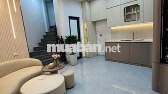 Bán nhà ngõ Linh Quang 30,5m 5 tầng 3 bước ra ô tô tránh giá 9.3 tỷ