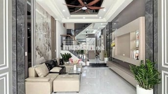 Nhà trệt lầu phong cách hiện đại, chủ cần bán giá ngộp 820T.R/100m²