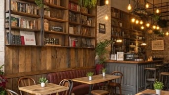 Phụ Bán Coffee Trà Sữa Tại Quầy