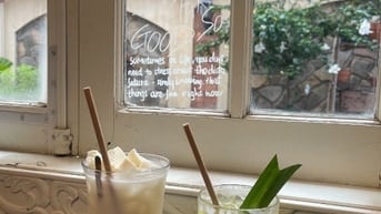 Cần 3 bạn phụ chị bán cafe và các loại đồ uống