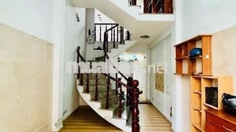 Cho thuê nguyên căn 4pn có máy lạnh, 3wc, Phạm Văn Chiêu P14 gò vấp