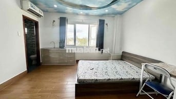 Phòng full nội thất, thang máy, cửa sổ trời, chỉ trống 1p ***