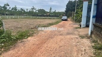Tôi bán đất 102m2 giá 600triệu gần chợ Cầu Xe xã Hưng Thuận Trảng Bàng