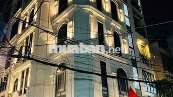 Bán Lâu Đài Tình Aí- 4PN- Đẹp lung Linh- Oô đỗ cửa