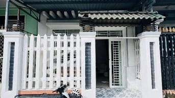 720tr sang tên nhà gần chợ Hưng Long, sổ Hồng riêng.