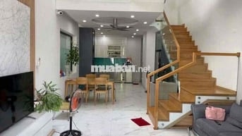 CHO THUÊ NHÀ 3 TẦNG GẦN NGAY PHẠM VĂN ĐỒNG