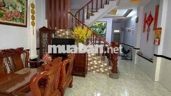 NHÀ 5x20 ĐẨY ĐỦ NỘI THẤT - 1trệt 1lầu 4phòng ngủ - đường nhựa 8m