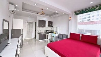 Căn hộ view thoáng Full nội thất , ban công riêng ngay Lê Văn Sỹ Quận3