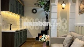 NHÀ 3 TẦNG - HẺM BA GÁC – TẶNG NỘI THẤT CAO CẤP - CHỈ NHỈNH 2 TỶ
