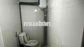 2PN 1WC 42m2. gần Cấp 1,2, chợ Giáp Bát. 1.5km đến bkx , 30m ra ô tô