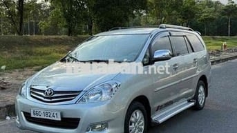 Toyota Innova 2010 G