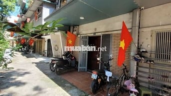 Cho thuê căn hộ tập thể tầng 1