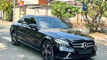 Mercedes Benz C180 Model 2021 1 chủ từ đầu