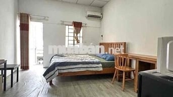 Căn hộ studio hiếm – full nội thất – 4tr có ban công, ngay trung tâm Q