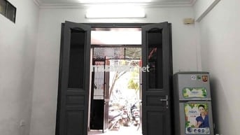 CHO THUÊ CĂN HỘ TẬP THỂ TẦNG 1 NGÕ 84 CHÙA LÁNG - NHÀ ĐẸP OTO ĐỖ
