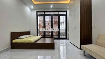 CHO THUÊ CHDV BAN CÔNG MỚI NGAY TRUNG TÂM QUẬN 10