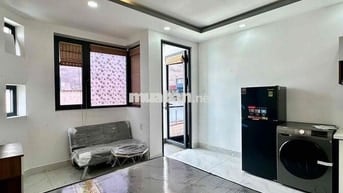 Căn hộ dịch vụ đầy đủ nội thất cực đẹp ngay sát bên Quận 1