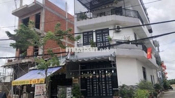 Bán Đất Mặt Tiền ( tặng nhà cấp 4 )