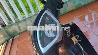 Nhà có chiếc xe Future neo cần bán