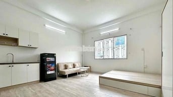 Cho Thuê Căn Studio Cửa Sổ Thoáng Full NT Ở Vòng Xoay Lê Đại Hành Q10