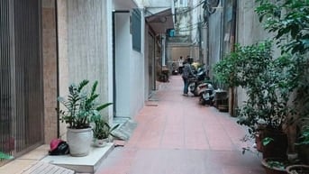 Chủ Nhà Cần bán gấp Nhà Ngõ Chợ khâm thiên, ngõ 249, DT: 34m1/ 46m7