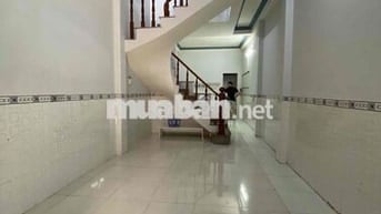 Cho thuê nhà trệt + lầu 2PN đường xe hơi gần chợ