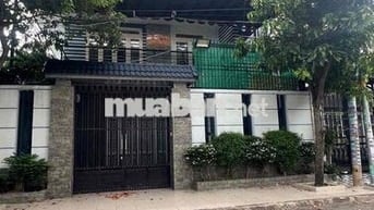 nhà biệt thự 12x20m 1 trệt 1 lầu 1 sân thượng, có 5 phòng ngủ 4wc