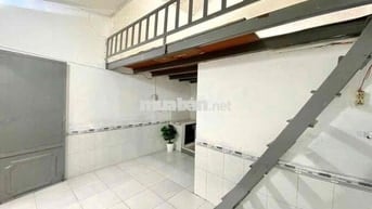 Phòng Gác Lững 25m2 , Không Nội Thất , 1/10 Trống