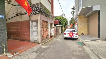 ĐẤT VIỆT HƯNG – LÔ GÓC 3 THOÁNG – Ô TÔ TRÁNH – TƯƠNG LAI RA MT