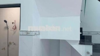 nhà ngay trung tâm Thủ Đức , phường Linh Chiểu , đường trước nhà 2.5m,