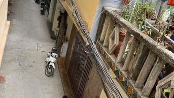 Nhà đường Hồng Hà, 55m2 ngõ rộng ô tô  đỗ cửa giá tốt, 5 phút hồ gươm