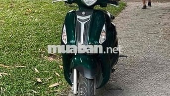 cần bán xe grander 2015 nữ chạy kỹ, máy êm.