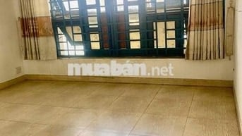 phòng ngay mặt tiền thuận tiện đi lại