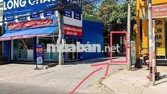Nhà gân mặt tiền  40m nguyên căn, nguyễn đình chiễu hàm tiến