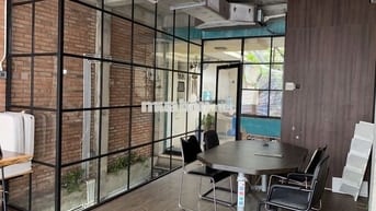 Văn phòng thoáng sáng xinh đẹp, đi bộ 10 phút ra sân bay