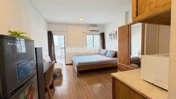 Thuê phòng 35m2 thoáng có ban công ngay Bạch Đằng gần Chợ Bà Chiểu