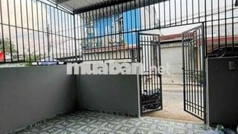 Cho thuê nhà nguyên căn 5x20 1gác lững trống suốt