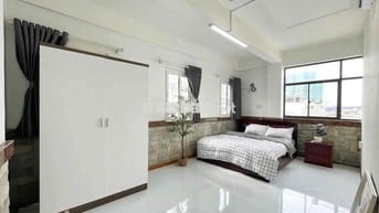 QUẬN 10- 2 PHÒNG NGỦ SIÊU THOÁNG- GẦN BÁCH KHOA, CẦU NTP