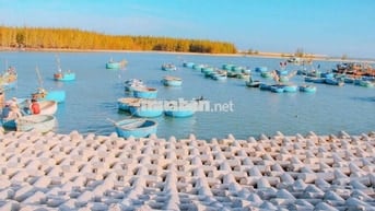 mặt tiền đường nhựa 140m2 full thổ cư, sát biển