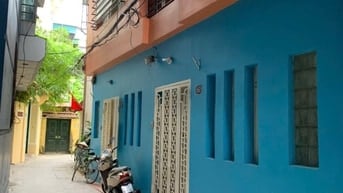 Cho thuê hộ gia đình nhà 4 tầng tại ngõ 639 Hoàng Hoa Thám