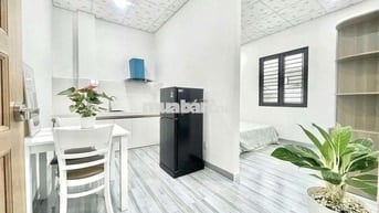 Căn hộ tách bếp Giá 7tr Ngay Ngã Tư Hàng Xanh ,Hutech,Văn Lang