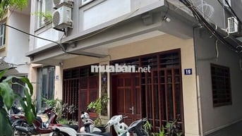 Căn hộ studio 30m vuông có thang máy cách Hồ Gươm 1500m .