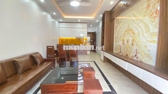 Anh em cần bán nhà 45m,5t tại Ngô Thì Sĩ,t/máy,ô tô đỗ cửa chỉ 9t