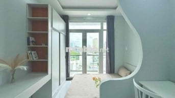CĂN HỘ BAN CÔNG FULL NỘI THẤT QUẬN 1 NGAY CẦU NGUYỄN VĂN CỪ