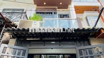 Bán nhà giá 8 tỷ HXH 8m ở Tô Hiến Thành, Q. 10, 60m2, 4PN, 3WC, SHR