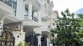 Căn Hộ Penthouse Him Lam - Sẵn Nội Thất/Dịch Vụ Dọn Phòng Quận 7