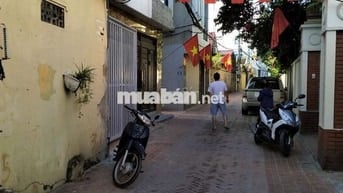 Cho thuê nhà đường ô tô tránh có thể vừa ở vừa làm kho xưởng.